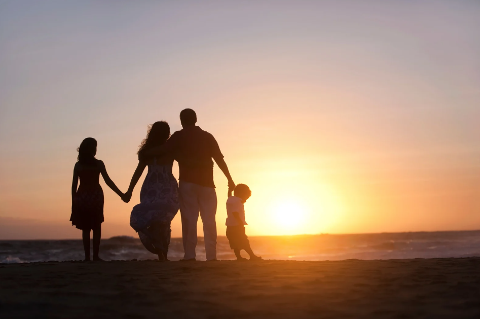 eggshell parenting, emotional abuse, Dr Kim Sage, parenting advice, childhood trauma, mental health, authoritarian parenting, hypervigilance, parentification, healing childhood wounds