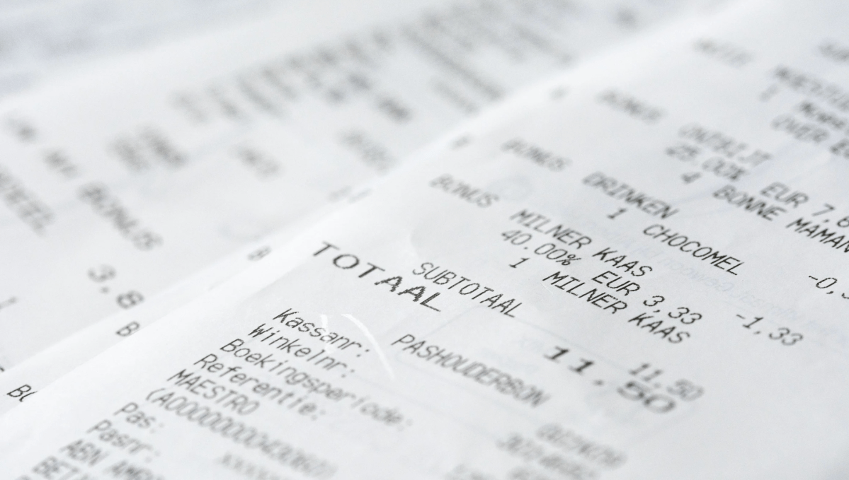 tipping culture, texas roadhouse, keven manochit, viral tiktok, non tipping customers, restaurant wages, server rant, viral receipt, tipping debate, food service workers