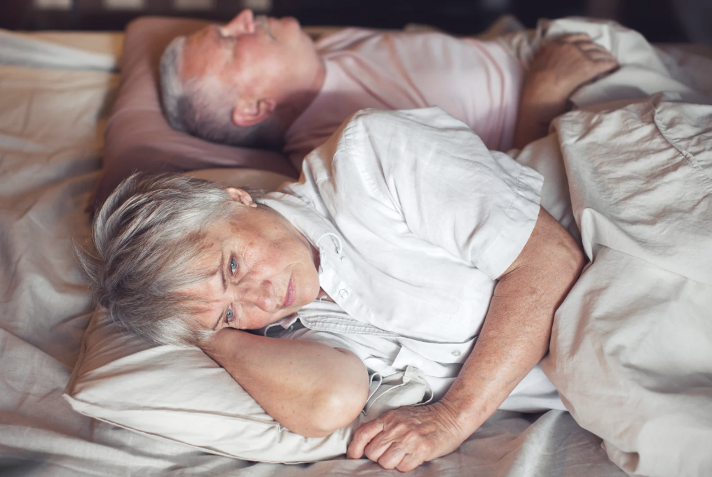 sleep divorce, separate bedrooms, couples sleep, older couples, snoring, mismatched schedules, night owl, morning person, sleep quality, intimacy, cuddling, relationship health, sleep hygiene, sleep poll, National Sleep Foundation, AASM survey, Dr Joseph Cilona, Reddit relationships, separate beds, marriage advice