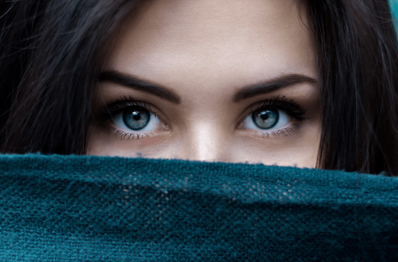 eye contact, trauma, etiquette, ptsd, trust