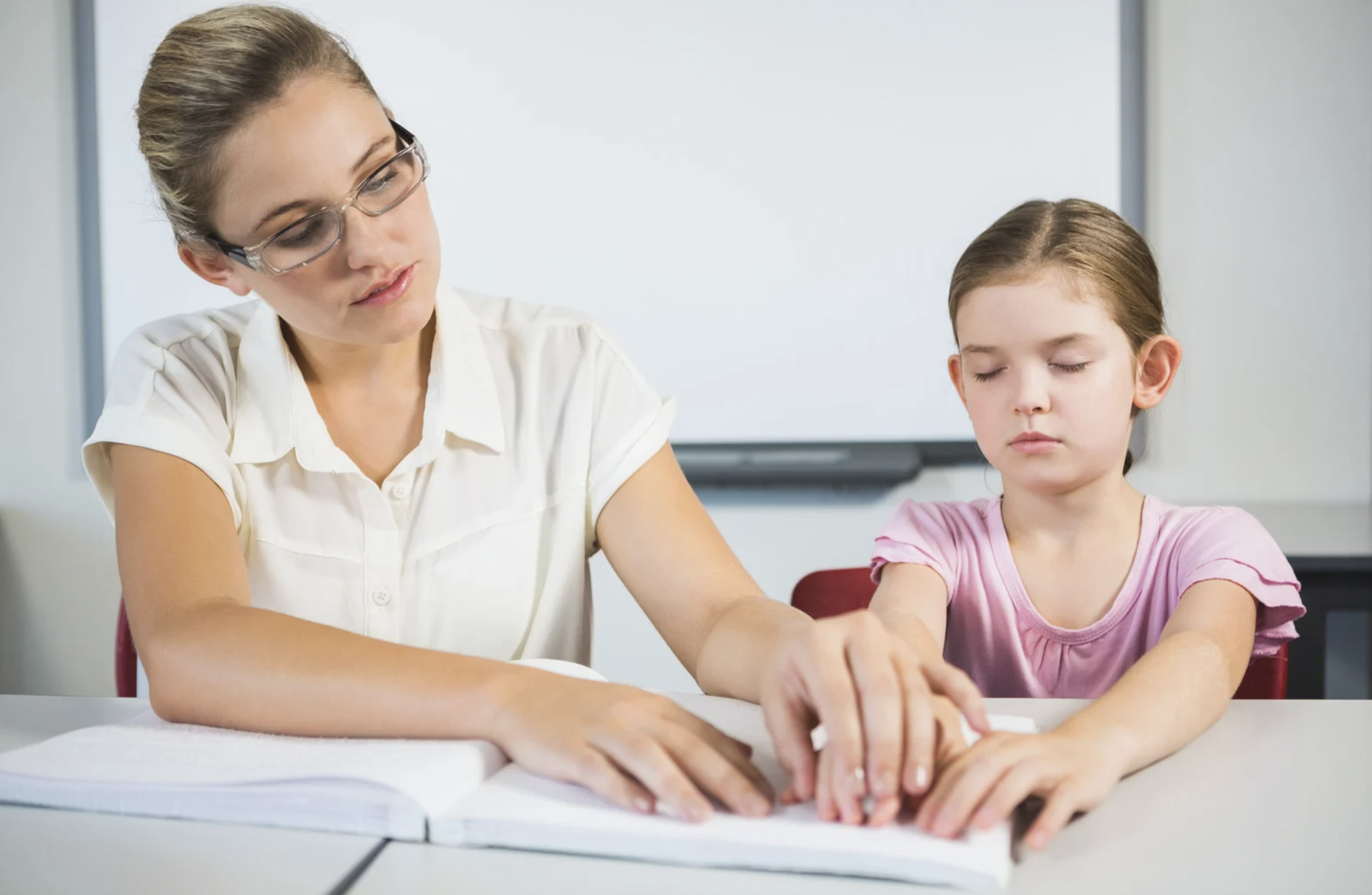 deaf accessibility, caption glasses, Kendyl Pool, assistive technology, inclusion, hearing impairment, innovative tech
