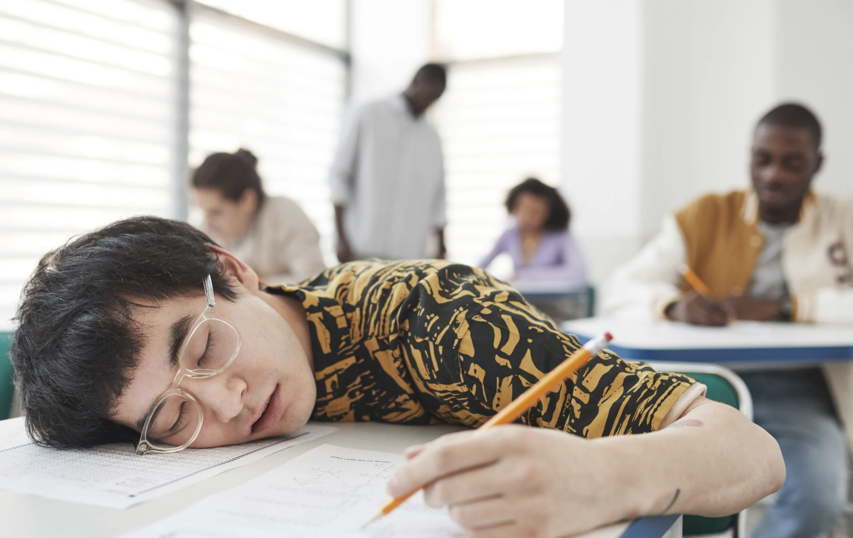 sleep, insomnia, life hacks, relaxation techniques, meditation, fall asleep fast, military sleep hack, health, wellness