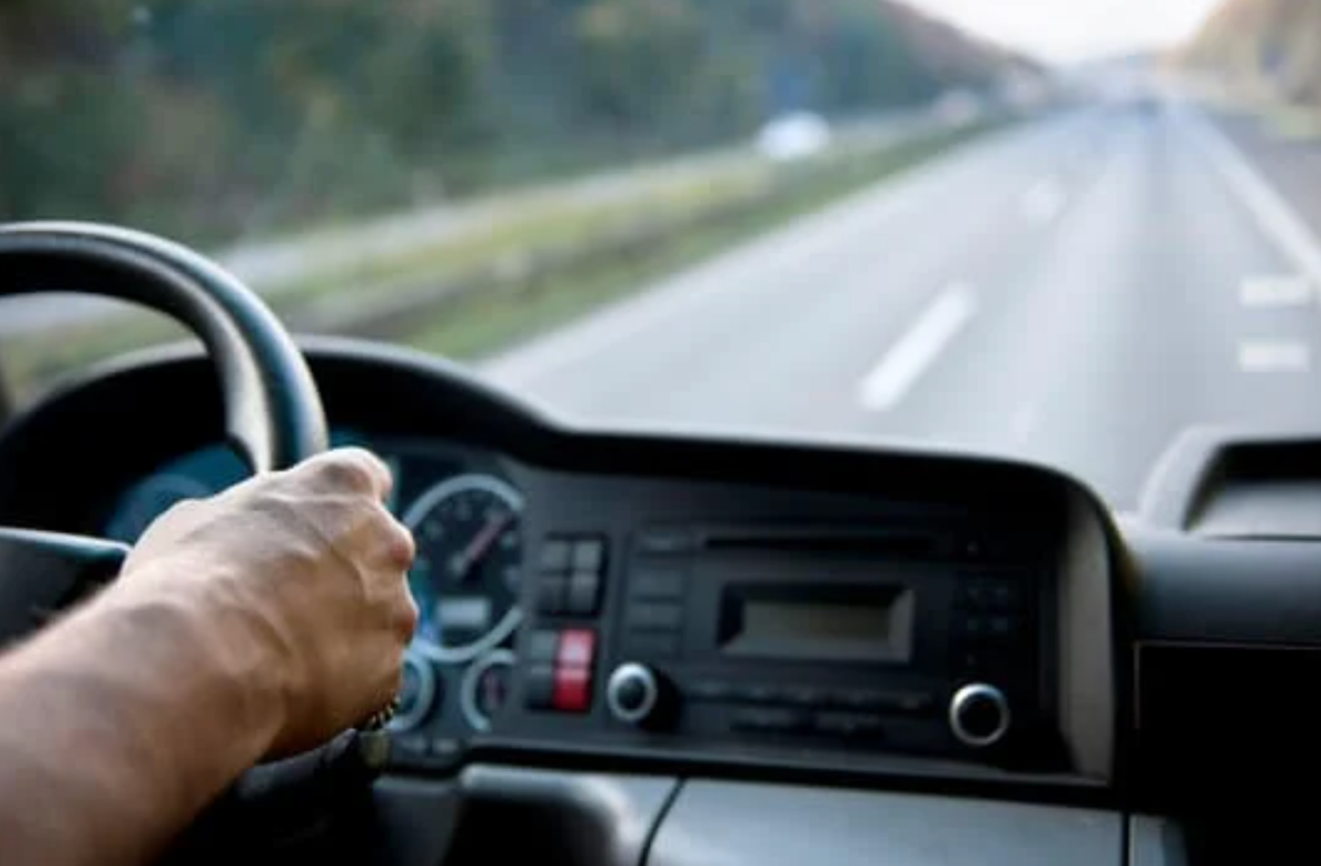 UPS driving strategy, avoid left turns, UPS fuel savings, safe driving tips, driving efficiency, route optimization, UPS delivery methods, traffic safety tips, fuel efficiency driving, left turn dangers