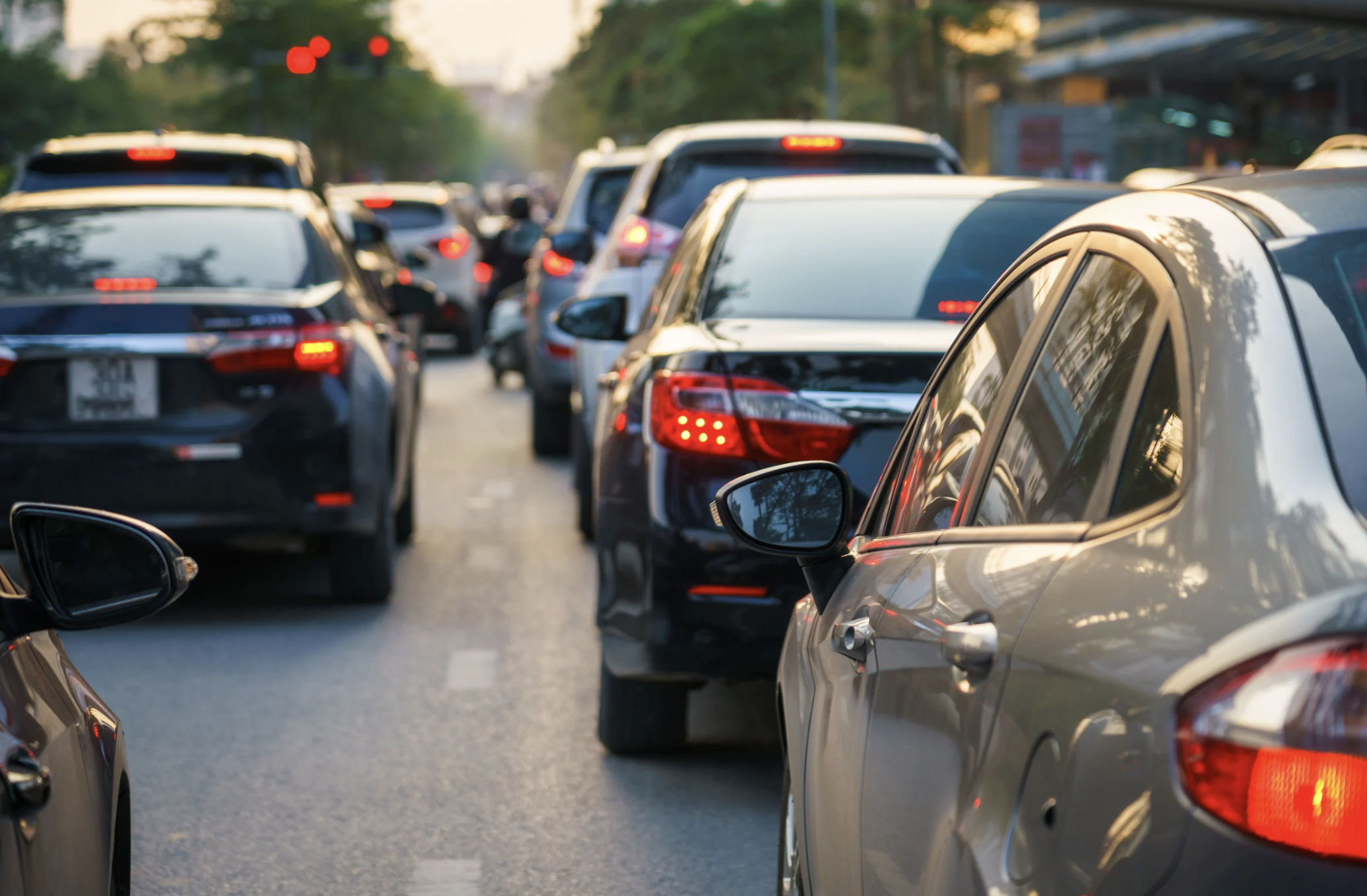 UPS driving strategy, avoid left turns, UPS fuel savings, safe driving tips, driving efficiency, route optimization, UPS delivery methods, traffic safety tips, fuel efficiency driving, left turn dangers