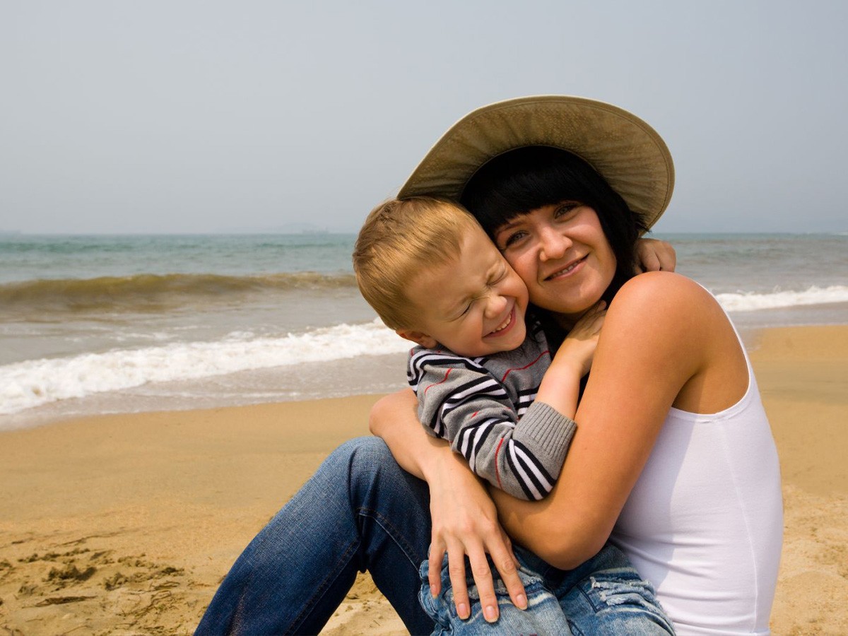 hugs, primary caregiver, infants, cognitive function, health, self-esteem, timeless bond