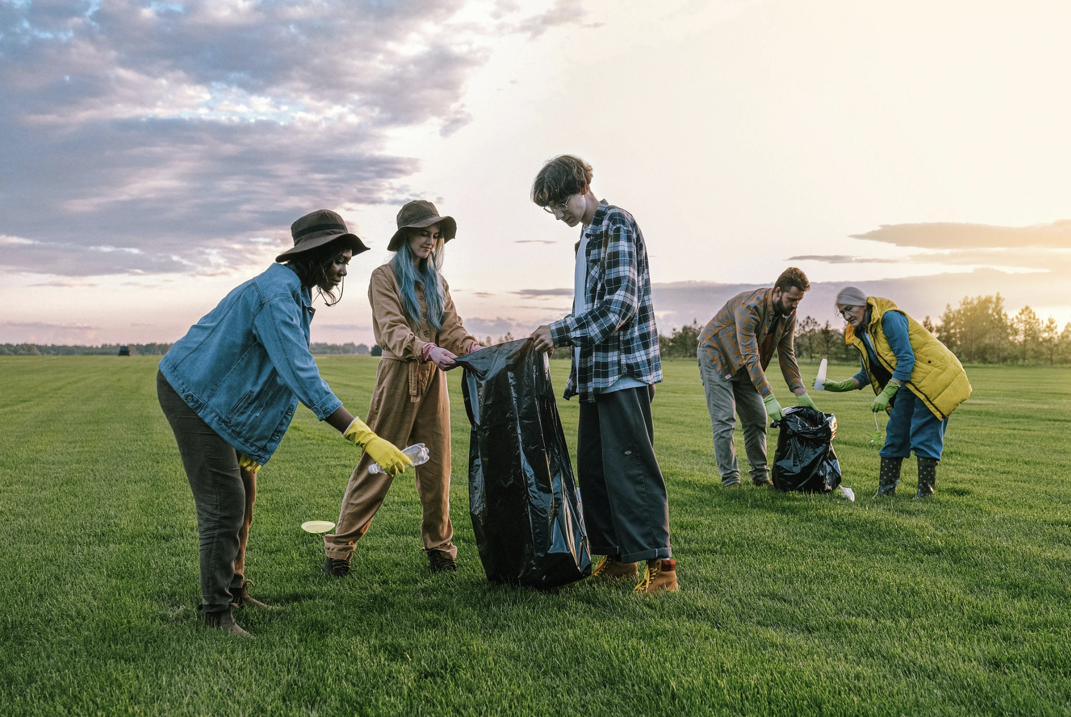 kindness, character, empathy, good person, personality traits, self-improvement, Reddit, social cues, relationships