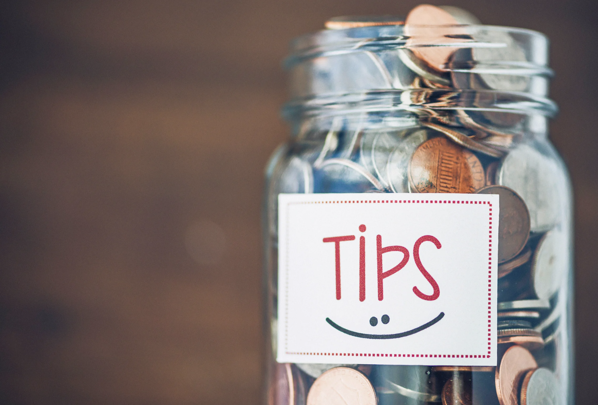 tipping debate, waiter returns tip, restaurant tipping culture, tipping expectations, tipping controversy, fair wages restaurant, Reddit tipping story, tipping norms, tipping culture debate