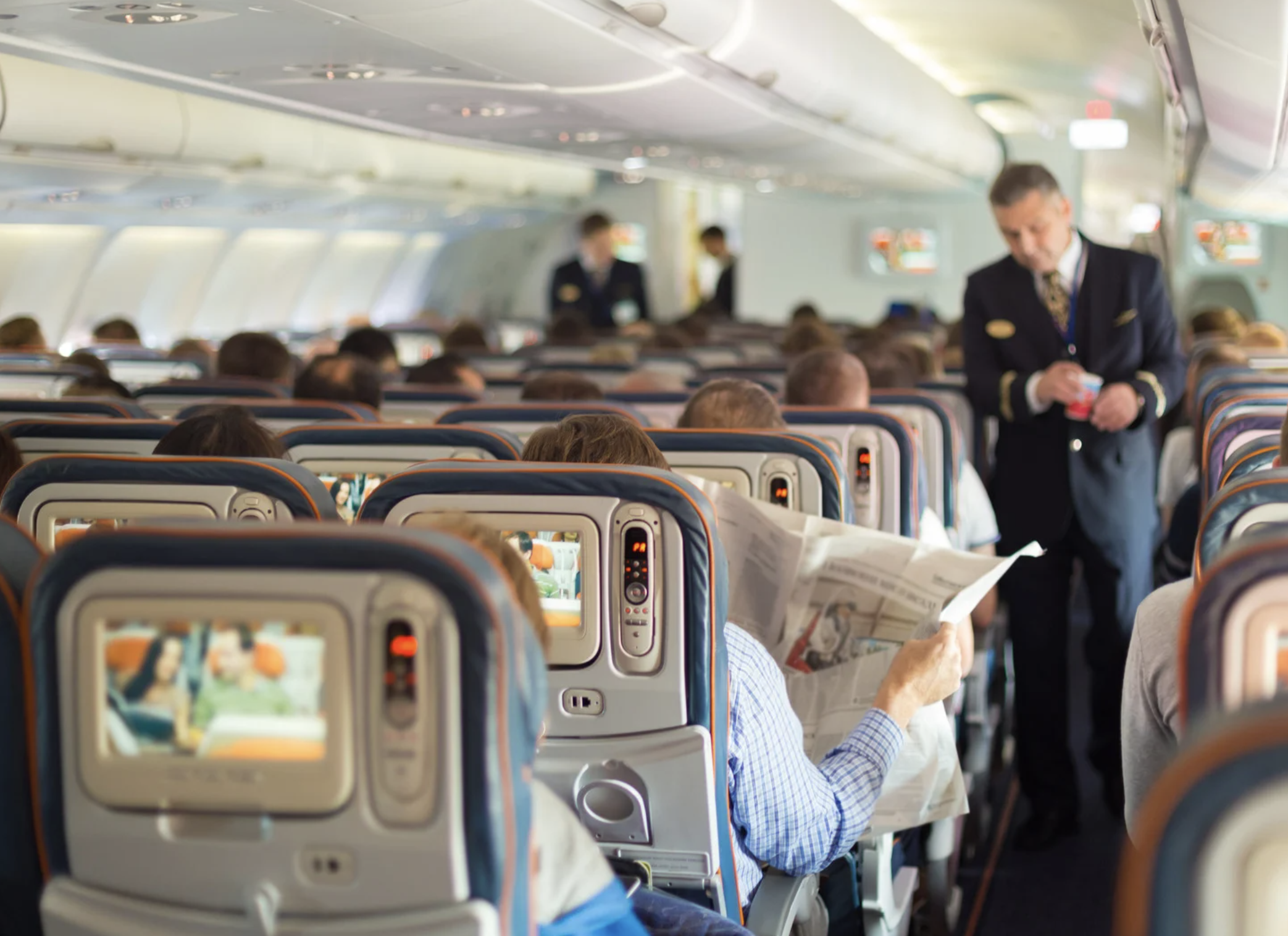 airline seat swap, pregnant mom flight request, travel etiquette debate, airplane seat controversy, Mumsnet seat swapping, flying with toddlers, airplane passenger conflicts, viral parenting stories