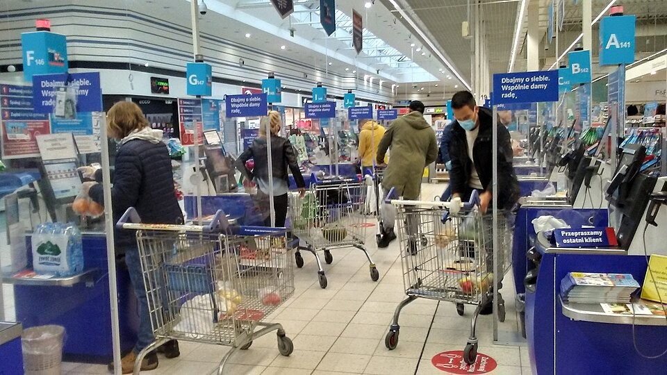 UK dad, Tesco trip, social media reaction, viral dad story, period awareness, feminine hygiene, dad buys pads