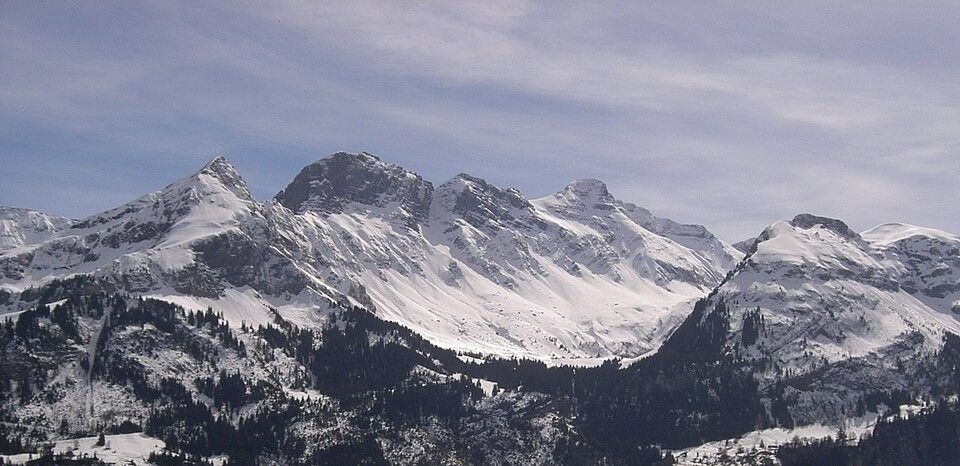 Mount Everest, Tibetan Plateau, helium study, Stanford research, AGU 2023, delamination, seismic activity, earthquake risk, geodynamic research, Bhutan springs