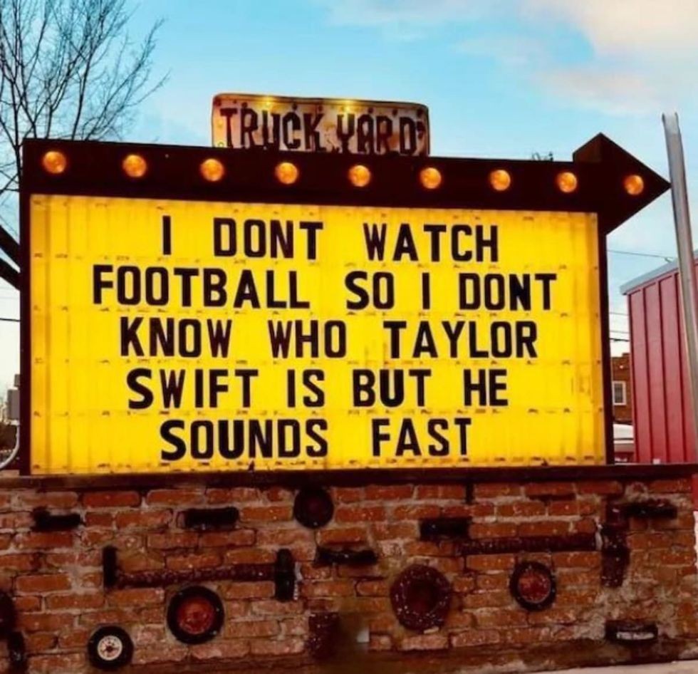 funny signs, viral humor, Reddit funnysigns, funny warning signs, humorous signage