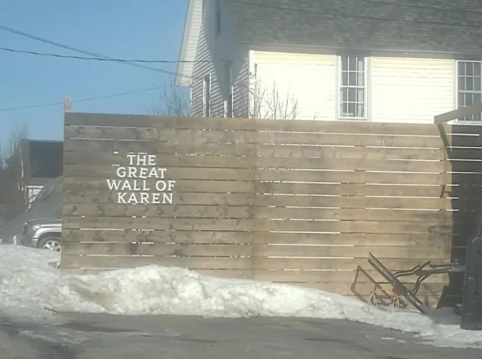 funny signs, viral humor, Reddit funnysigns, funny warning signs, humorous signage