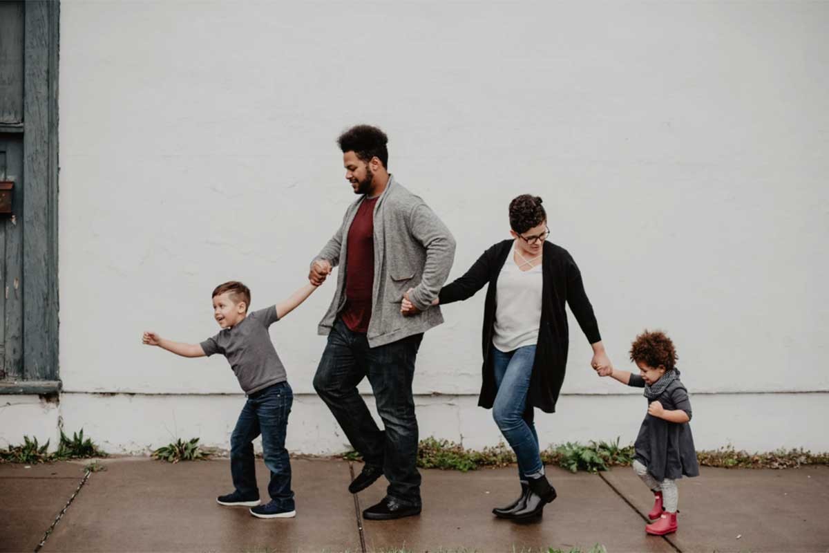 Dr. Kim Sage, parenting styles, authoritarian parenting, parent-child bond, childhood anxiety, TikTok psychology, trauma bonding