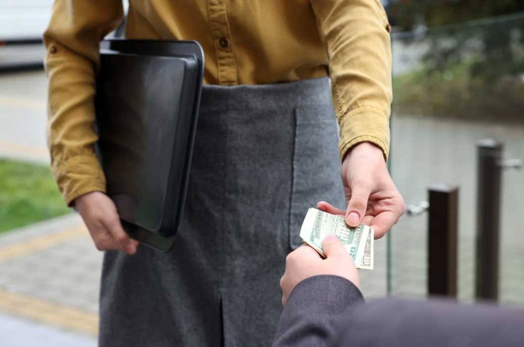 petty revenge, restaurant server, viral Reddit, tipping culture