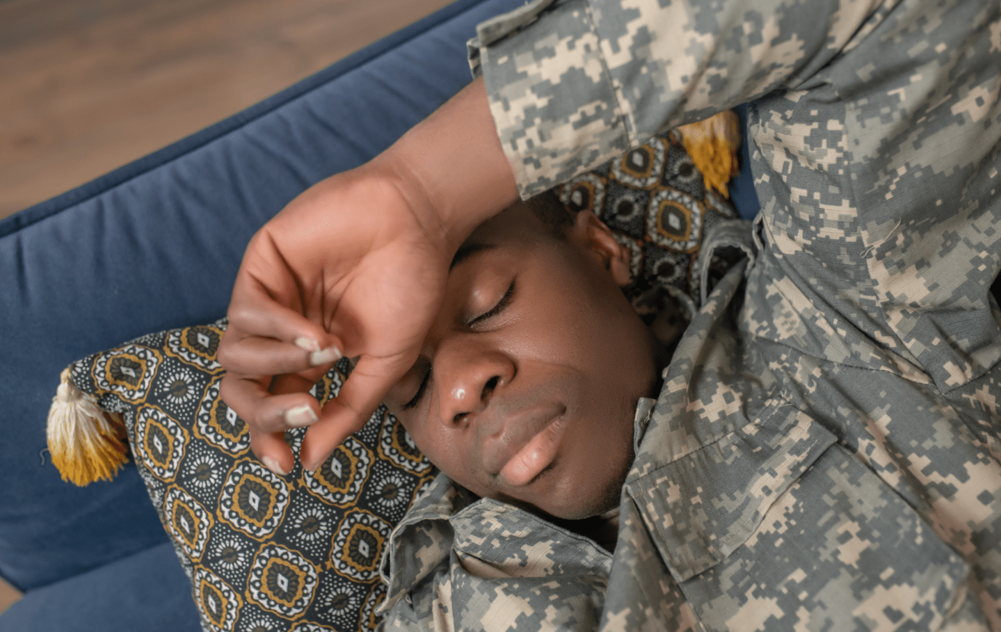 sleep, insomnia, life hacks, relaxation techniques, meditation, fall asleep fast, military sleep hack, health, wellness