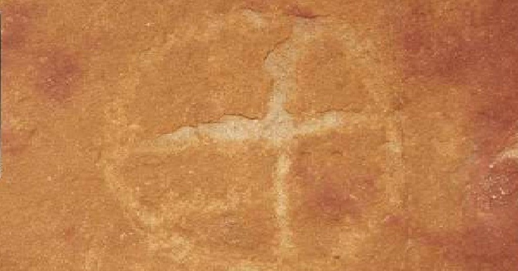 dinosaur footprints, ancient petroglyphs, Brazil archaeology, Serrote do Letreiro, prehistoric humans, rock carvings, ancient art, Cretaceous tracks, paleontology, archaeology discovery, fossil site, hunter-gatherers, theropod prints, sauropod tracks, iguanodontian, rock art, ancient rituals, fossil interaction, drone archaeology, Valley of the Dinosaurs