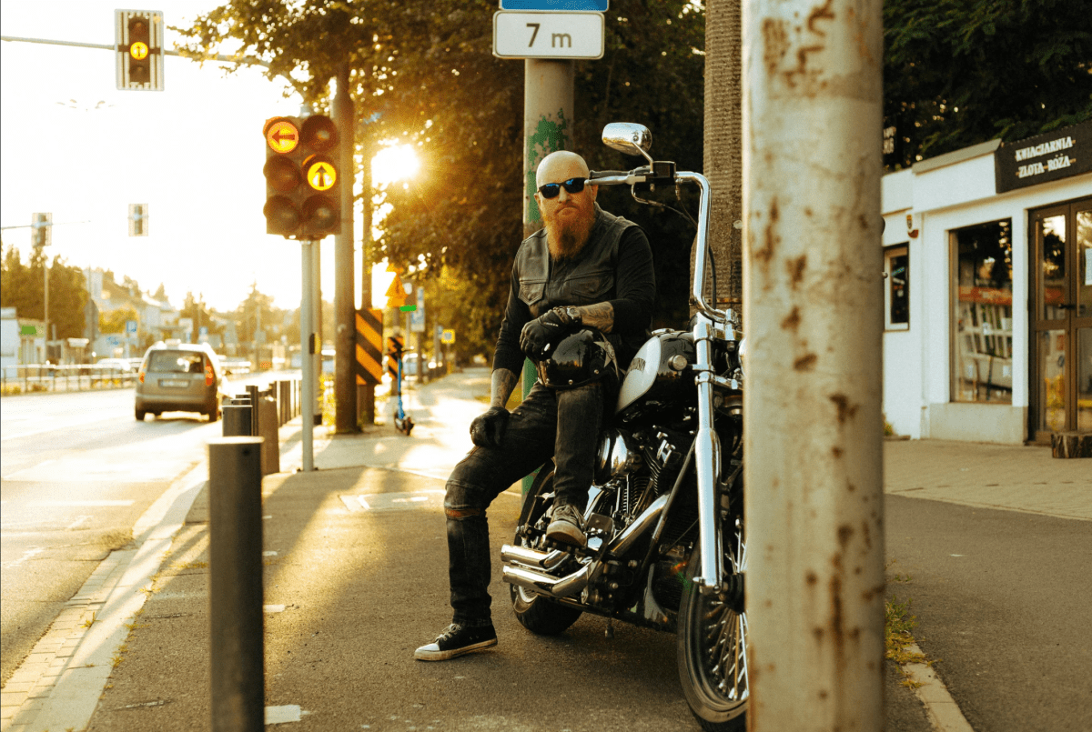 kindness, empathy, viral story, good news, inspiration, bikers, stereotypes, parenting, don't judge a book by its cover, compassion