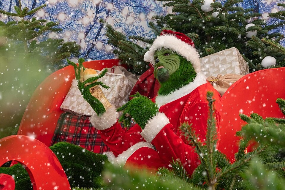 workplace revenge, job layoff, Reddit story, employee rights, career burnout, media designer, AV equipment