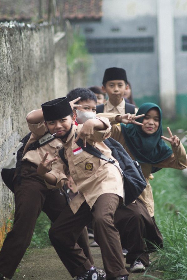 cultures, global differences, women's behavior, societal norms, behavioral observation, sexes, childhood