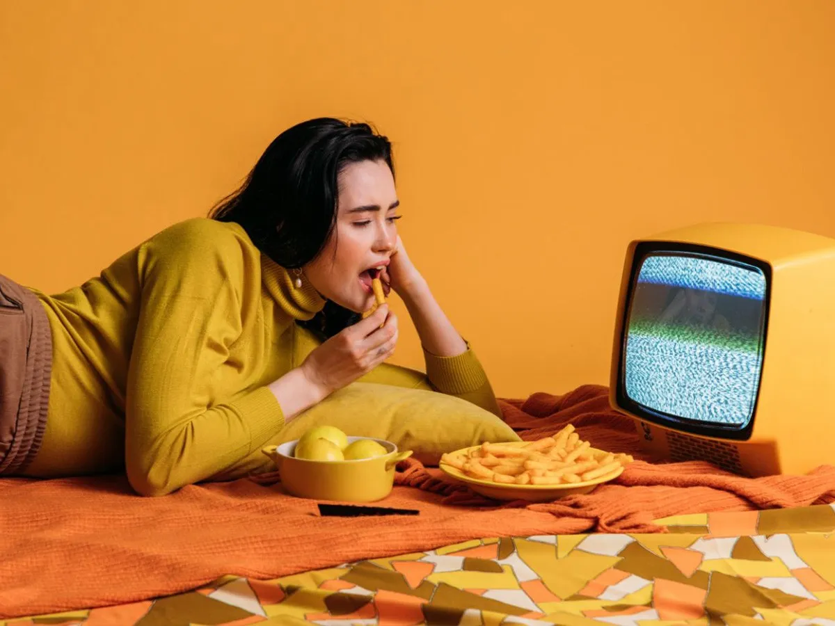 late night eating, diabetes, mortality risk, low-energy diet, statistics, causal, realtional information, investigation, television