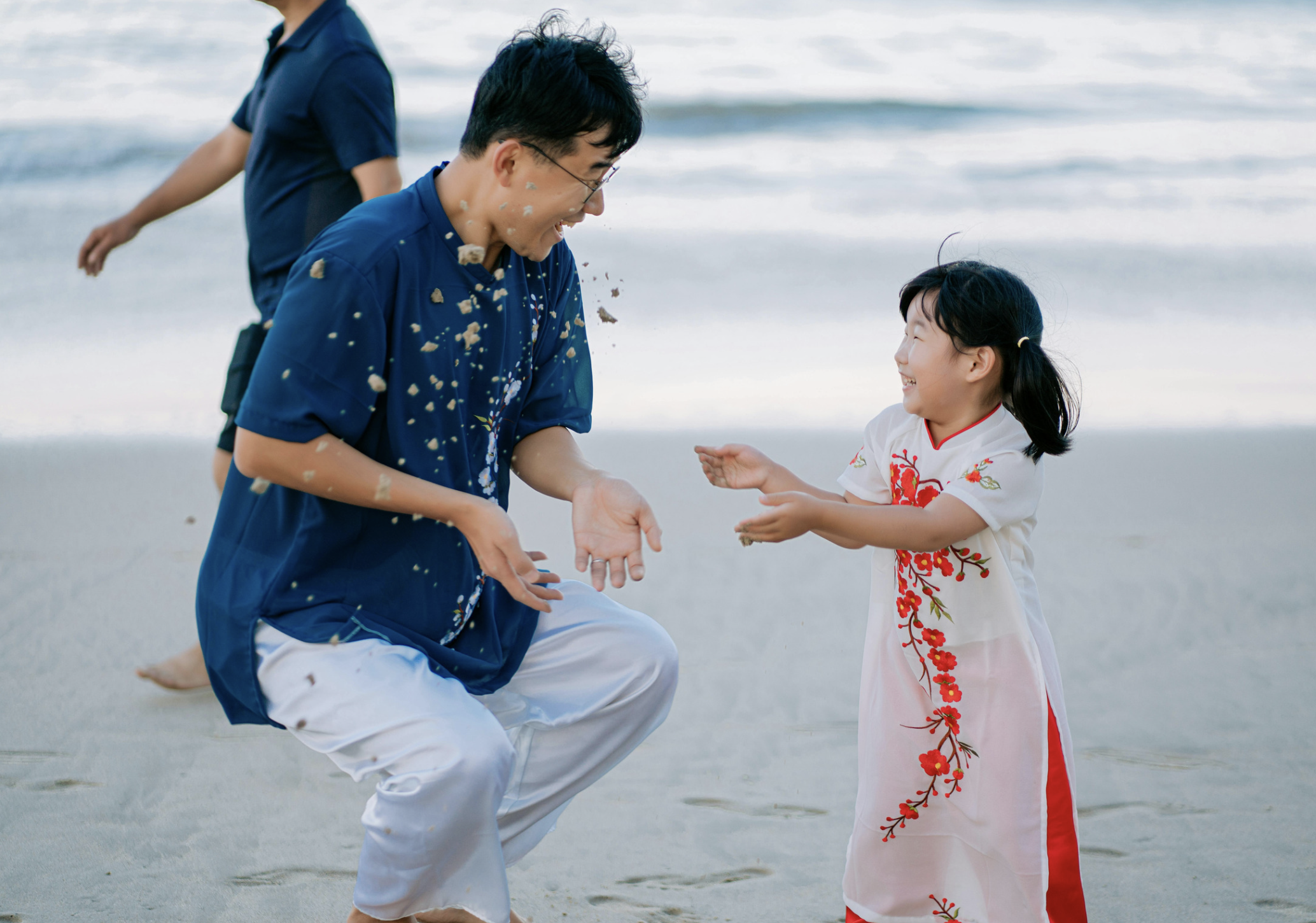 parenting hacks, playful parenting, viral video, TikTok, family, wholesome, joy, good news