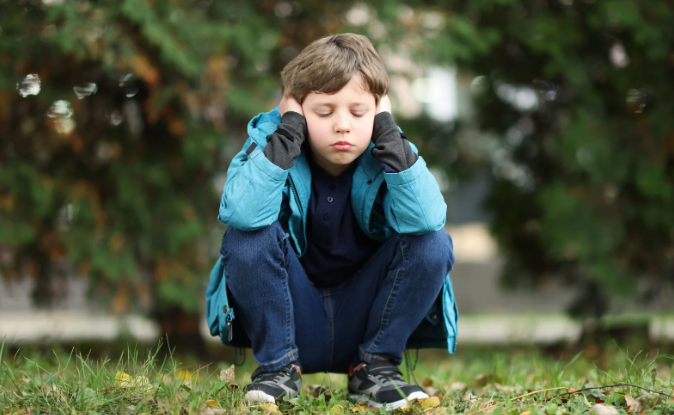 child loneliness, loneliness epidemic, screen time, hobbies, free play