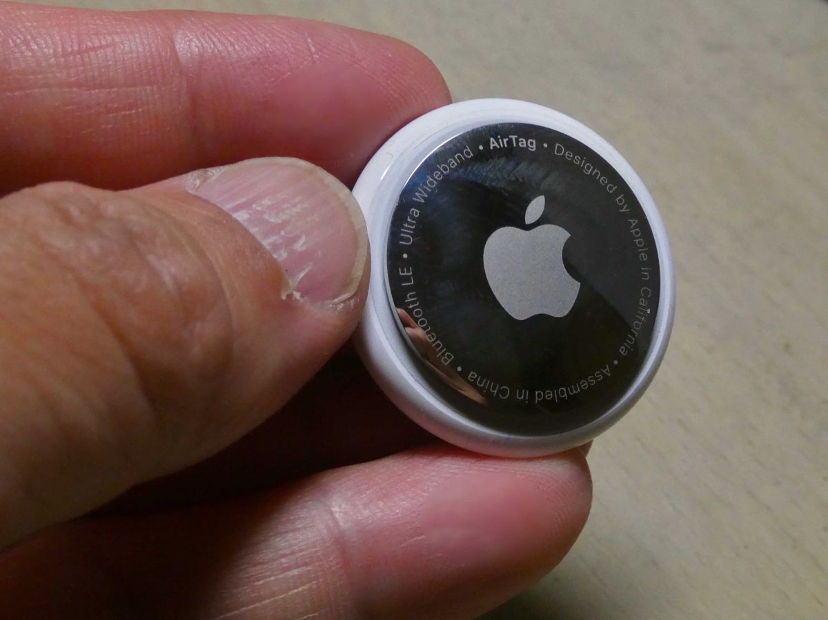 tracking device, Apple AirTag, Apple Find My App, donation container, social media, charity, Munich, Germany