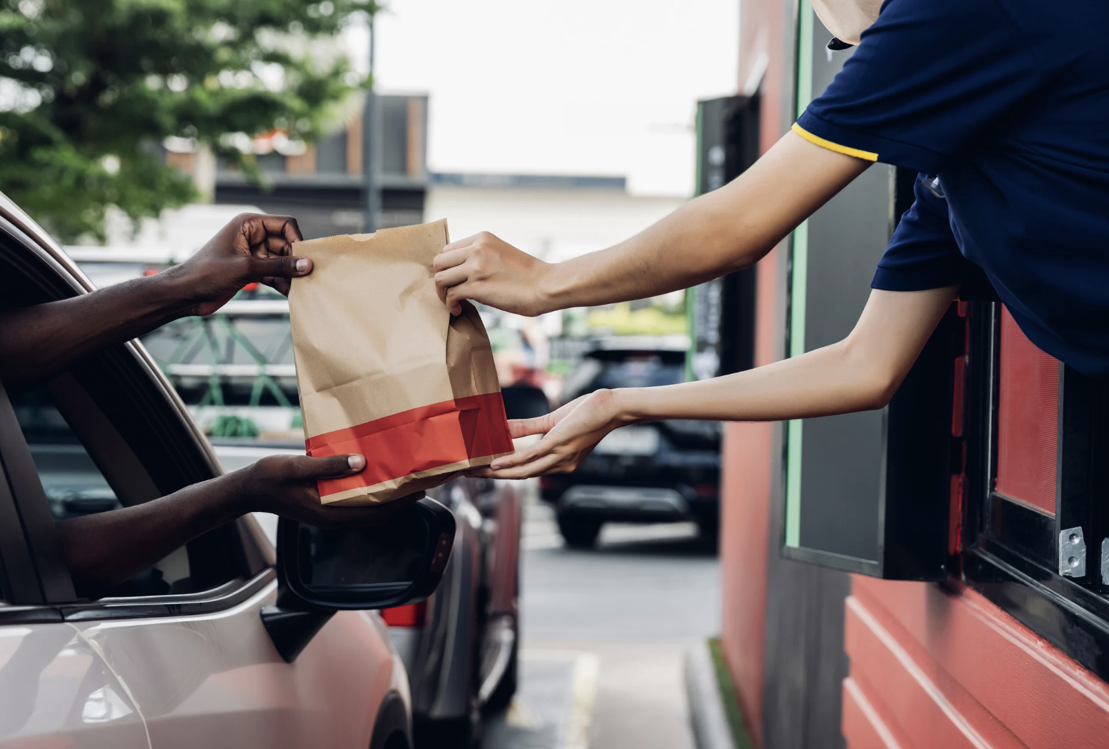 McDonald's, employee bonus, bad boss, corporate culture, Reddit, viral story, worker appreciation, low wages, fast food, employee gift