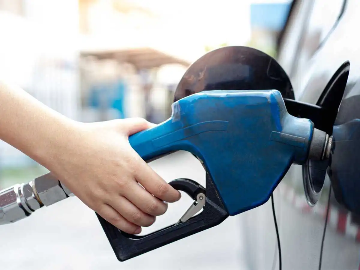 fosil fuels, gas, petroleum, natural gas, chemistry, electricity, cars, heat, envirnoment