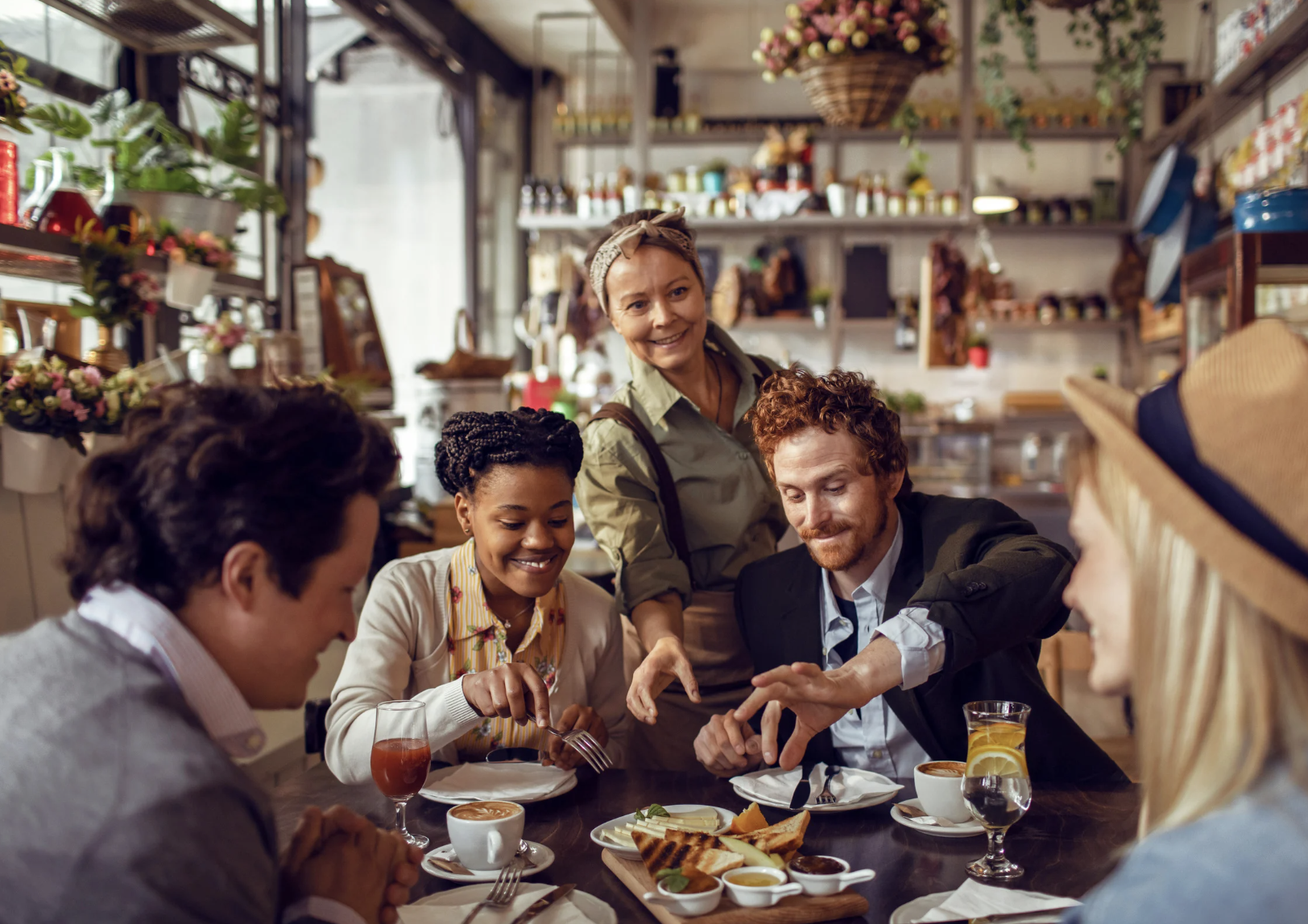 dinner etiquette, splitting the bill, Reddit, viral story, AITA, entitlement, money etiquette, boundaries, friend drama, dining out