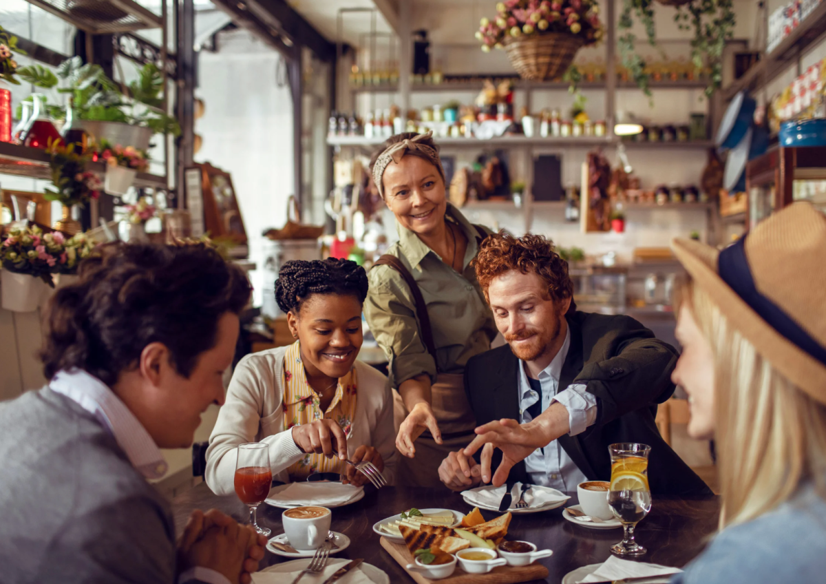 dinner etiquette, splitting the bill, Reddit, viral story, AITA, entitlement, money etiquette, boundaries, friend drama, dining out