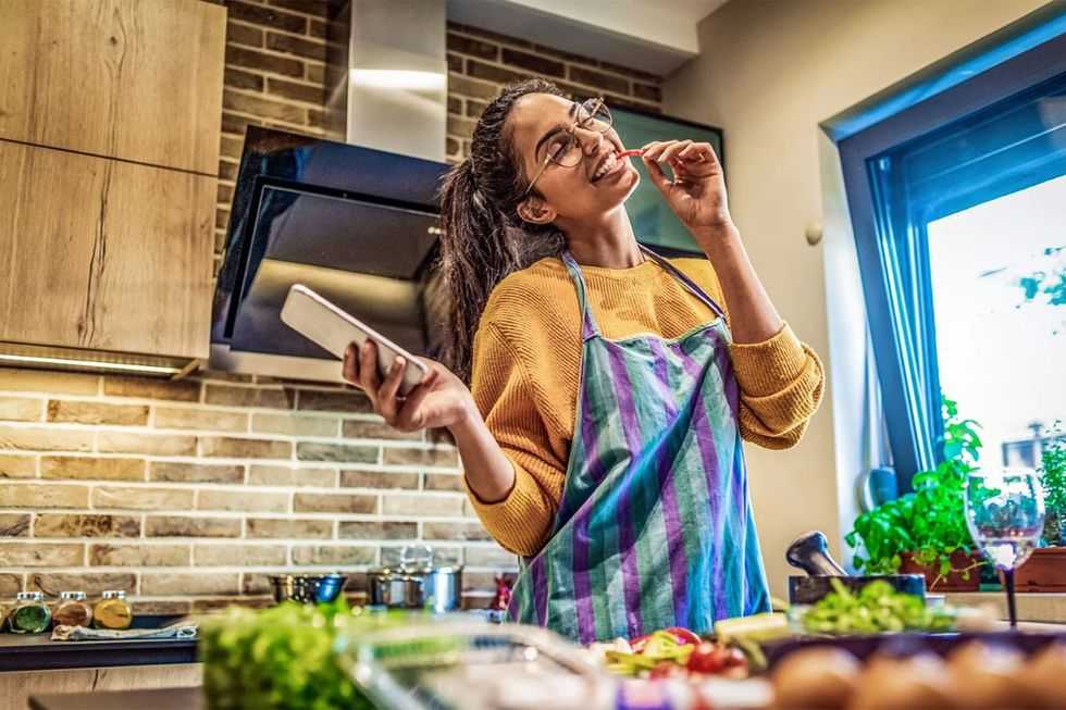 green flags, dating, relationships, Reddit, men, women, what men want, communication, empathy, independence