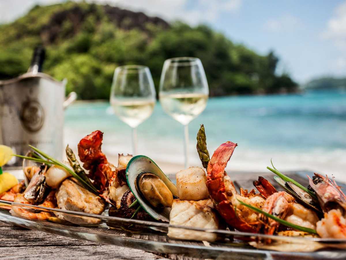 seafood, poke, lobster tail, shrimp, chilled, seafood buffet, Maine, scallops