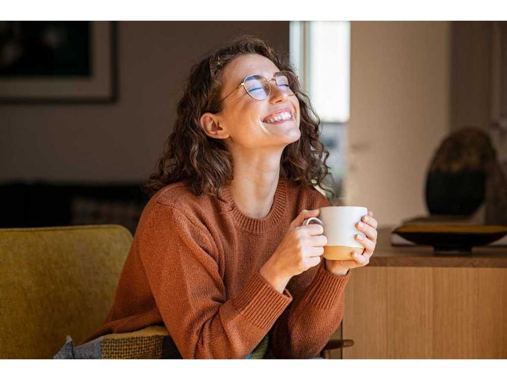 coffee, tea, caffeine, L-theanine, metabolism, synergy, blend, combination, well-being