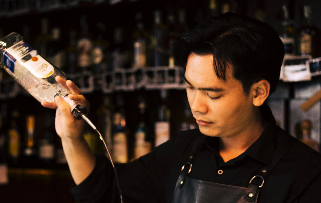 angel shot, bar safety, Benji Spears, TikTok, viral video, bartending, Ask for Angela, code words, safety tip, bystander intervention