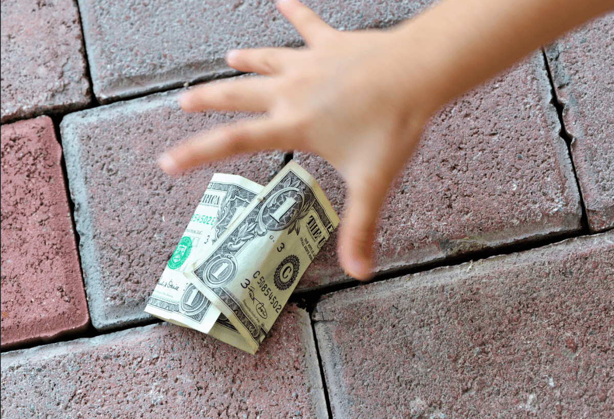 good news, honesty, found money, kindness, Shawn Davis, Texas, social media, lost and found, integrity, daycare payment