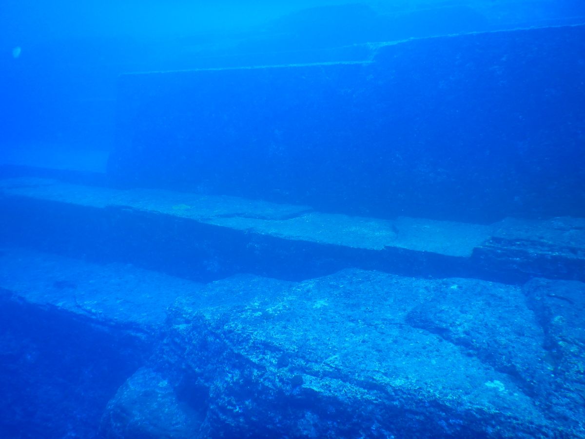 Yonaguni Monument, underwater pyramid, Japan, lost city, Atlantis, Masaaki Kimura, Robert Schoch, archaeology, marine geology, ancient civilization