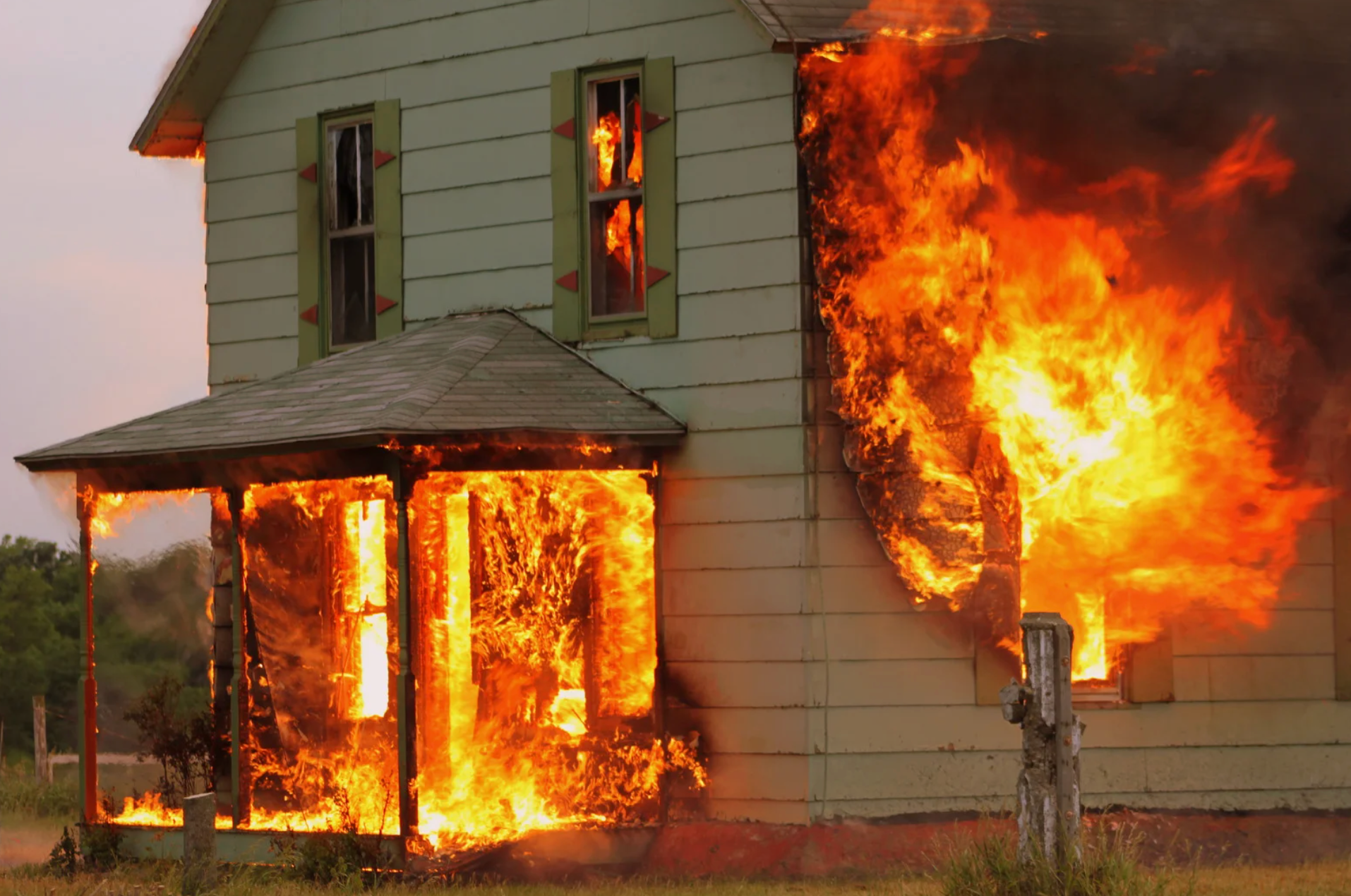 Brandon Dahl, toddler saves family, house fire, COVID symptoms, loss of smell, hero toddler, Alvord Texas fire, fire safety, Momma hot