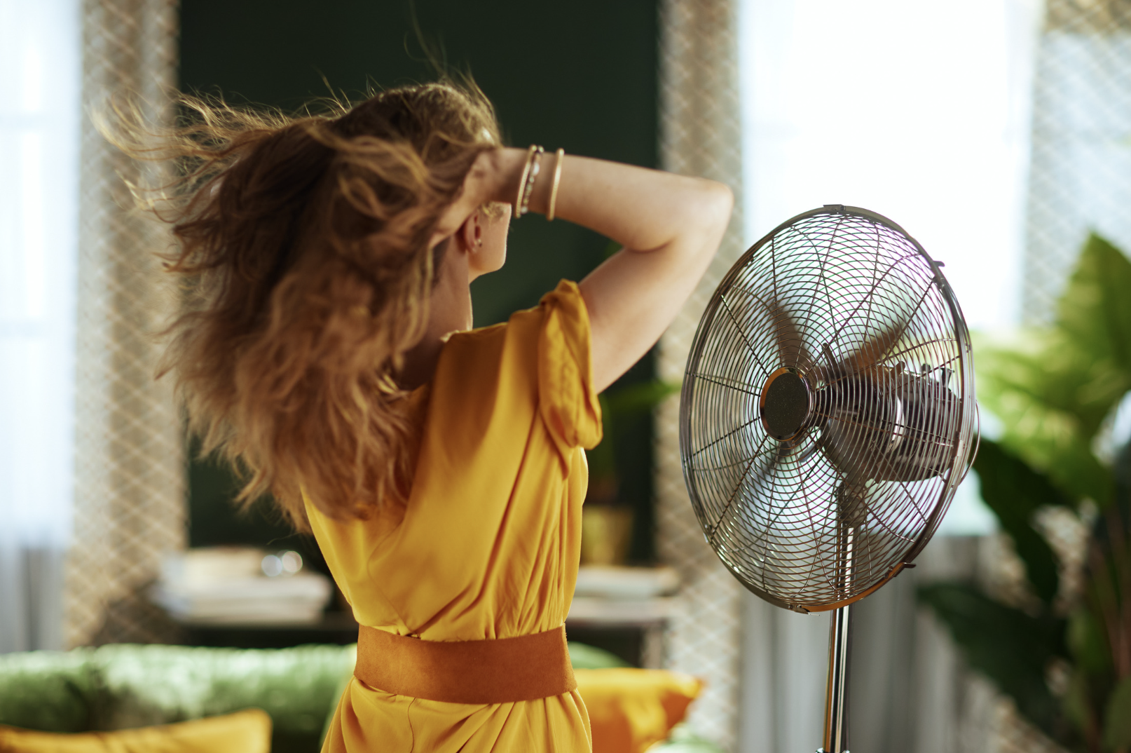 Millennial vs Gen Z, cringe habits, Millennial pause, clubbing trends, viral TikTok, Laughing Lea, generational gap, French tuck, social media aesthetics