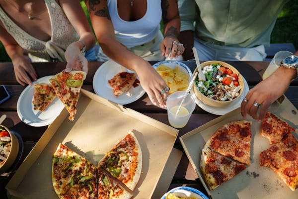 Food, Diet, Weight loss, Nutrition, Eating disorders, Thin ideal, Dieting, Well-balanced diet, Healthy diet, Intuitive eating, Disordered eating, Unhealthy diet, Diet culture