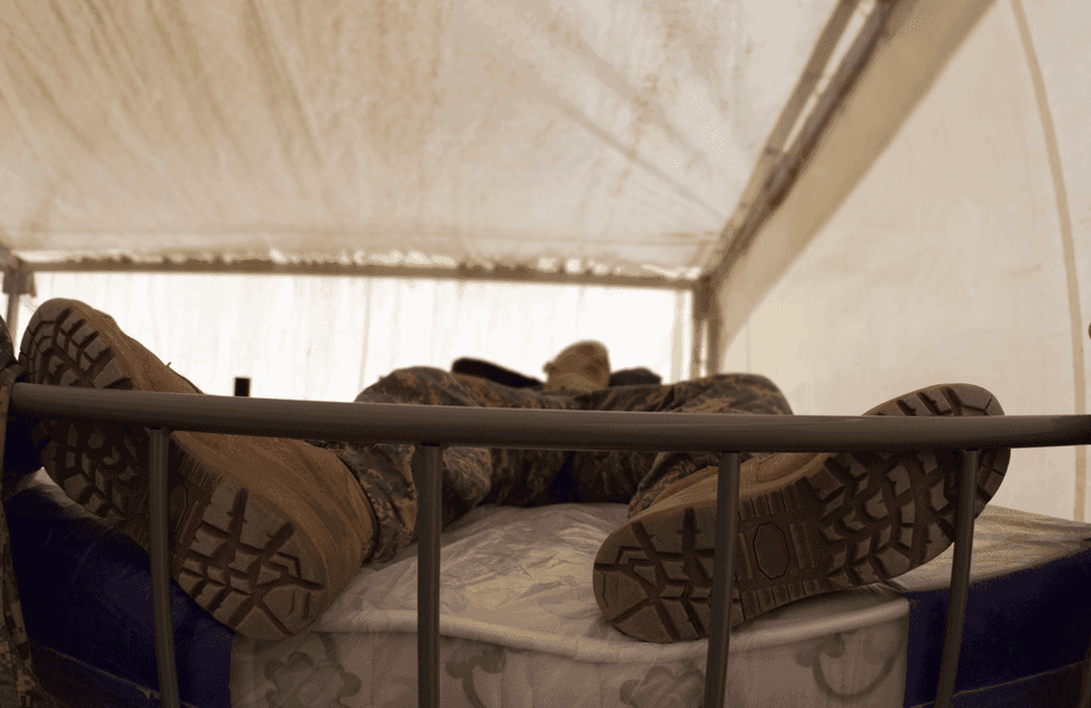 military sleep method, fall asleep fast, insomnia hacks, Navy pilot sleep technique, progressive muscle relaxation, Lloyd Bud Winter, sleep in 2 minutes, sleep hygiene