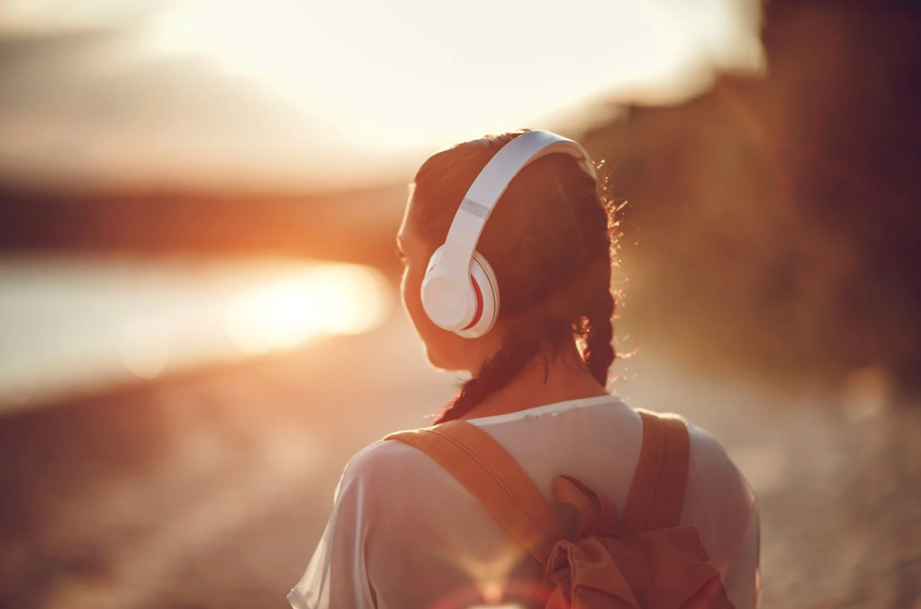 Weightless Marconi Union, most relaxing song, music therapy, stress relief, Mindlab International, sound therapy, anxiety reduction, ambient music, neuroscience of music