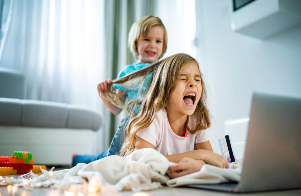 sibling rivalry, brother vs sister aggression, family psychology, Arizona State University study, female aggression in families, direct aggression, social role theory