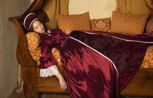 medieval sleep cycle, segmented sleep benefits, biphasic sleep, Roger Ekirch sleep history, polyphasic sleep famous people, insomnia natural cures, sleep inertia