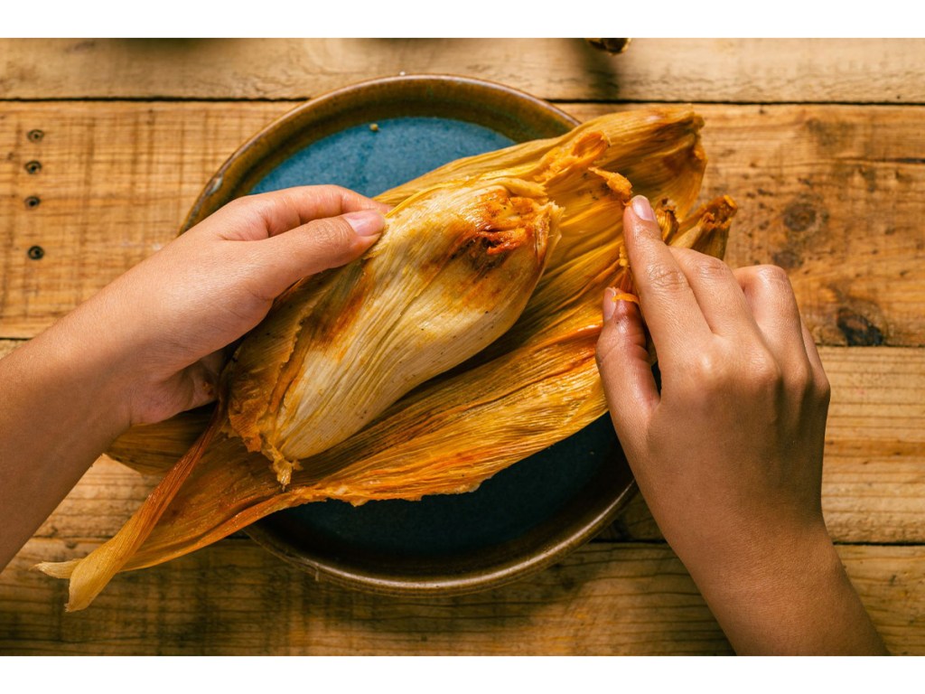 tamale, restaurants, Mexican food, husk, food preparation, funny story