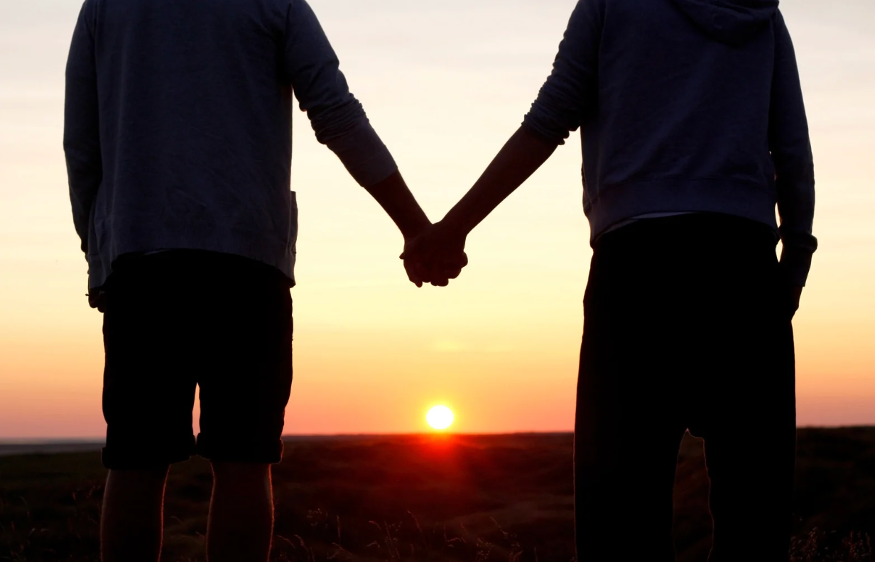 relationship green flags, dating advice for men, Reddit relationship advice, positive personality traits, green flags in women, healthy relationship signs, emotional maturity