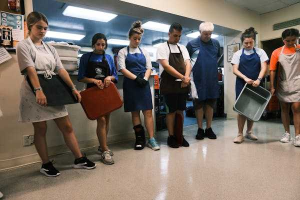 Charity, Volunteering, Hunger, Gentrification, Homelessness, Philadelphia, Business, Nonprofits, Opioid crisis, Philanthropy and nonprofits, Case study, Local, soup kitchen, Uncommon Courses, Kensington, Character virtue
