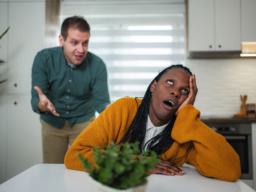 Licensed therapist says these 3 steps stop rude people from hijacking your mind