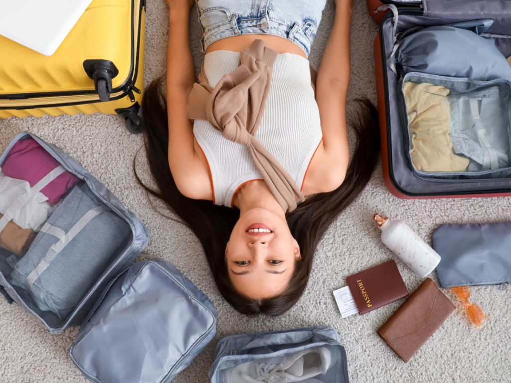 minimalism, versatile pieces, functionality, packing