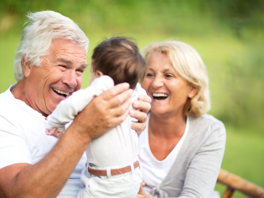Facebook group helps families without a ‘village’ find surrogate grandparents